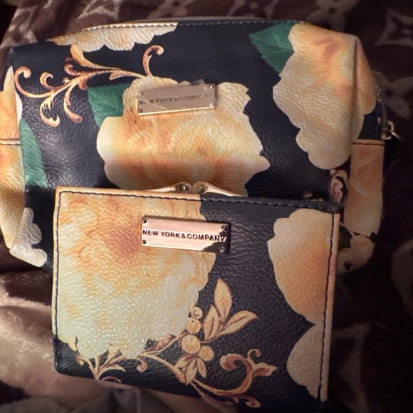 New York & Company Navy Floral Cosmetic Bag with Gold Details - Picture 3 of 11